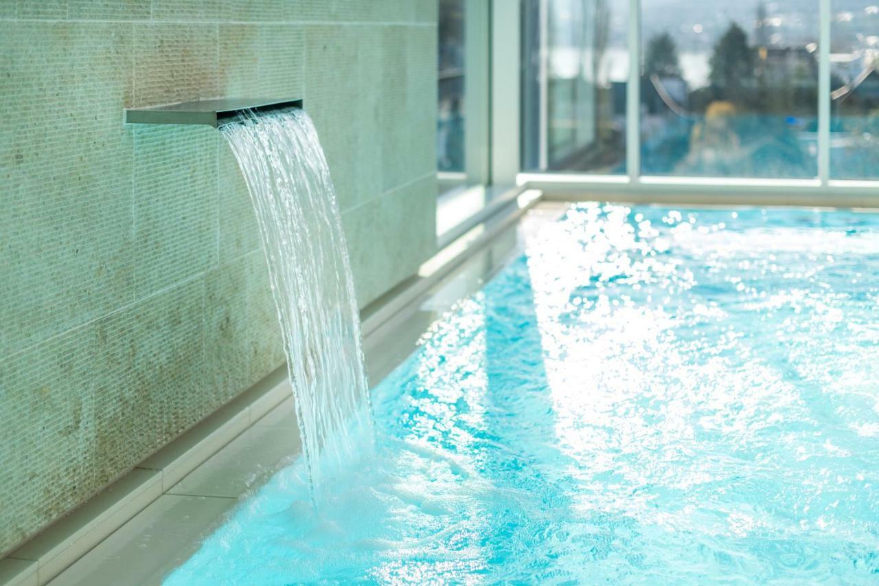 Faehrhaus Koblenz Hotel Ngoại thất bức ảnh A water cascade